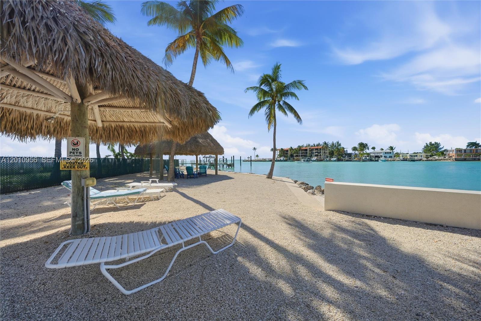COCO PLUM BEACH - Residential