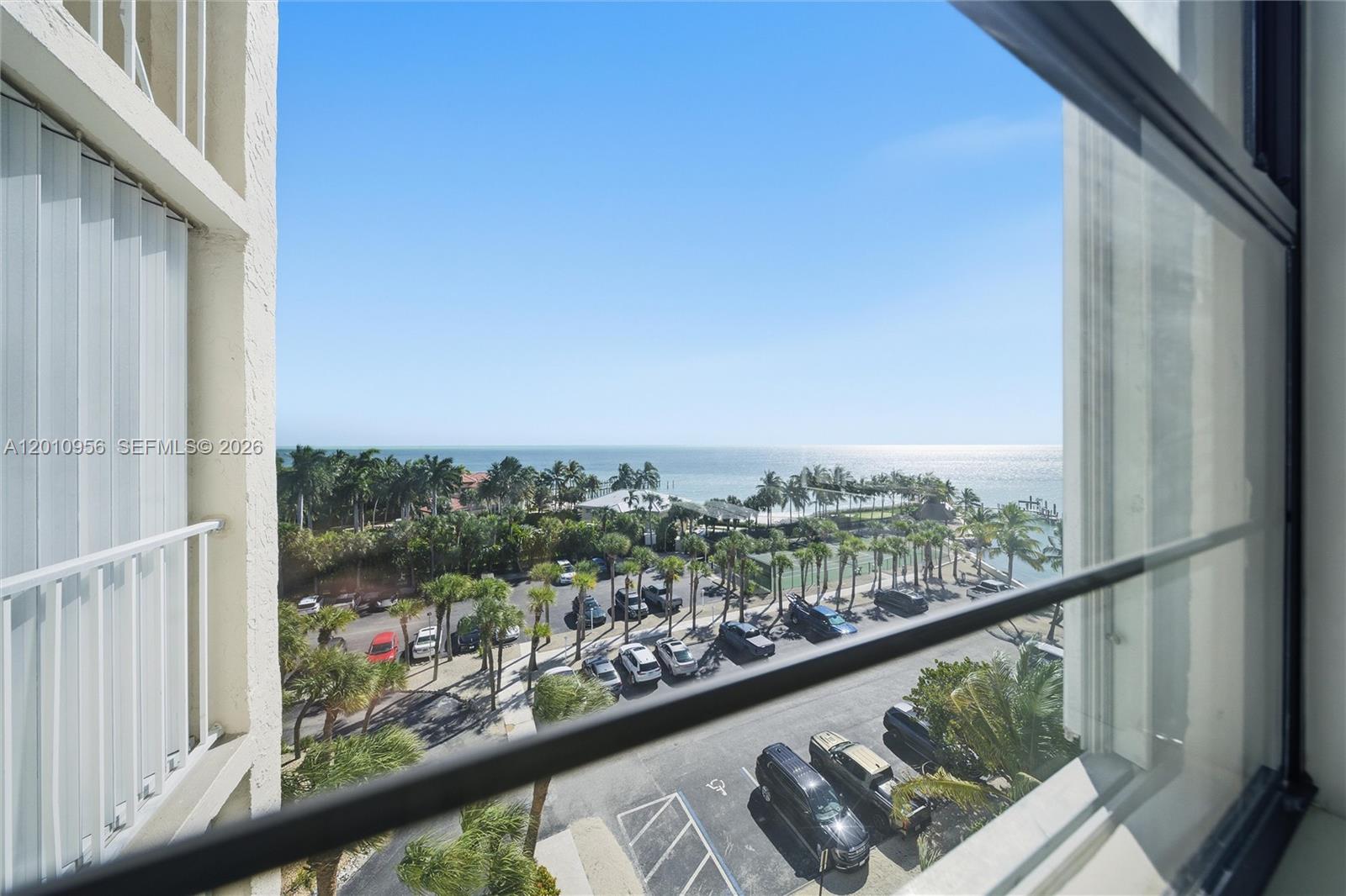 COCO PLUM BEACH - Residential