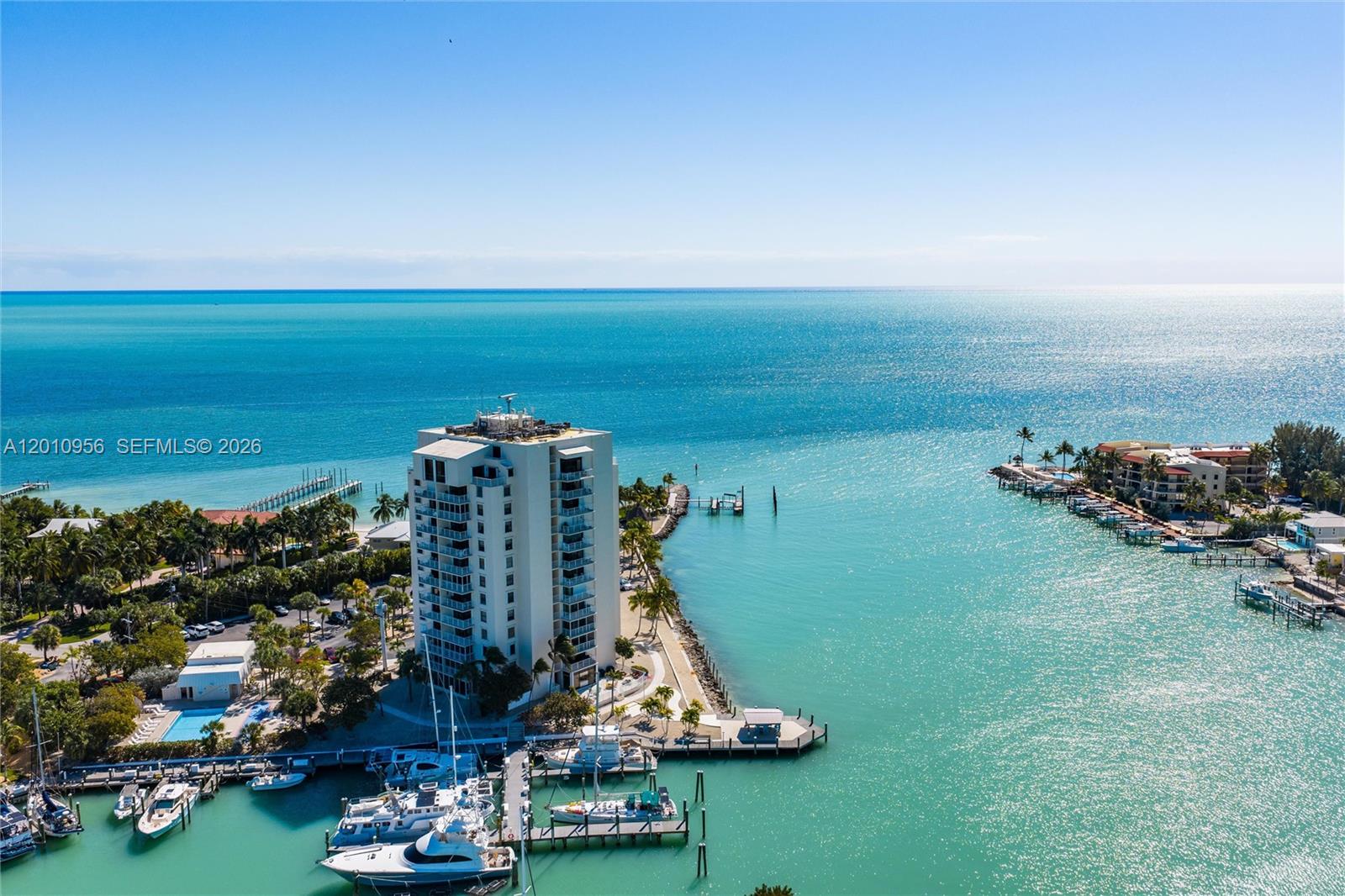 COCO PLUM BEACH - Residential