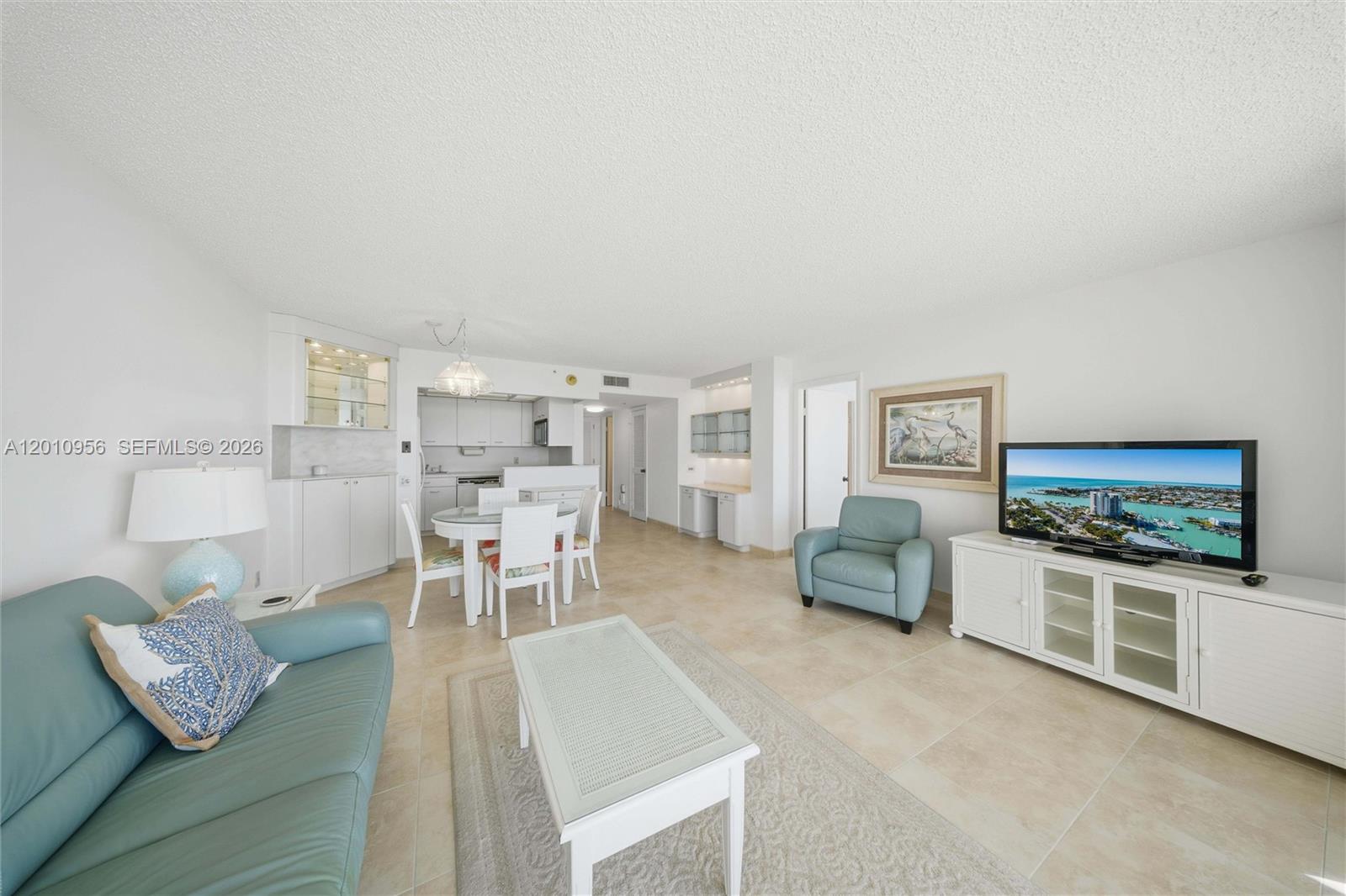 COCO PLUM BEACH - Residential
