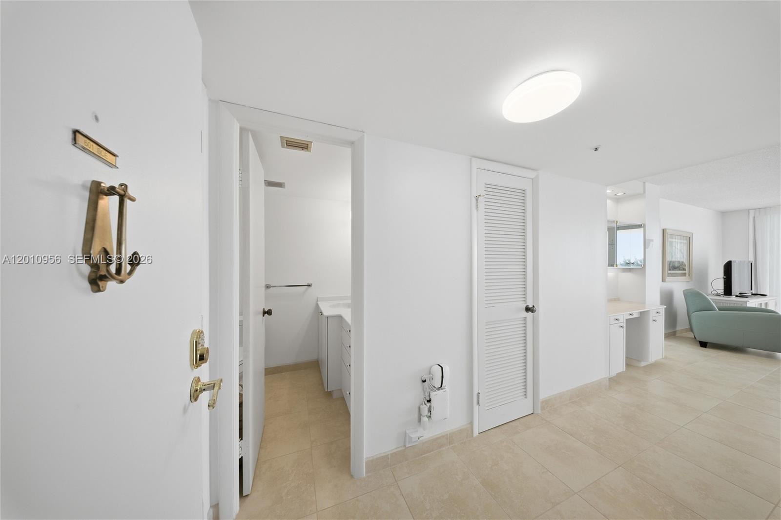 COCO PLUM BEACH - Residential