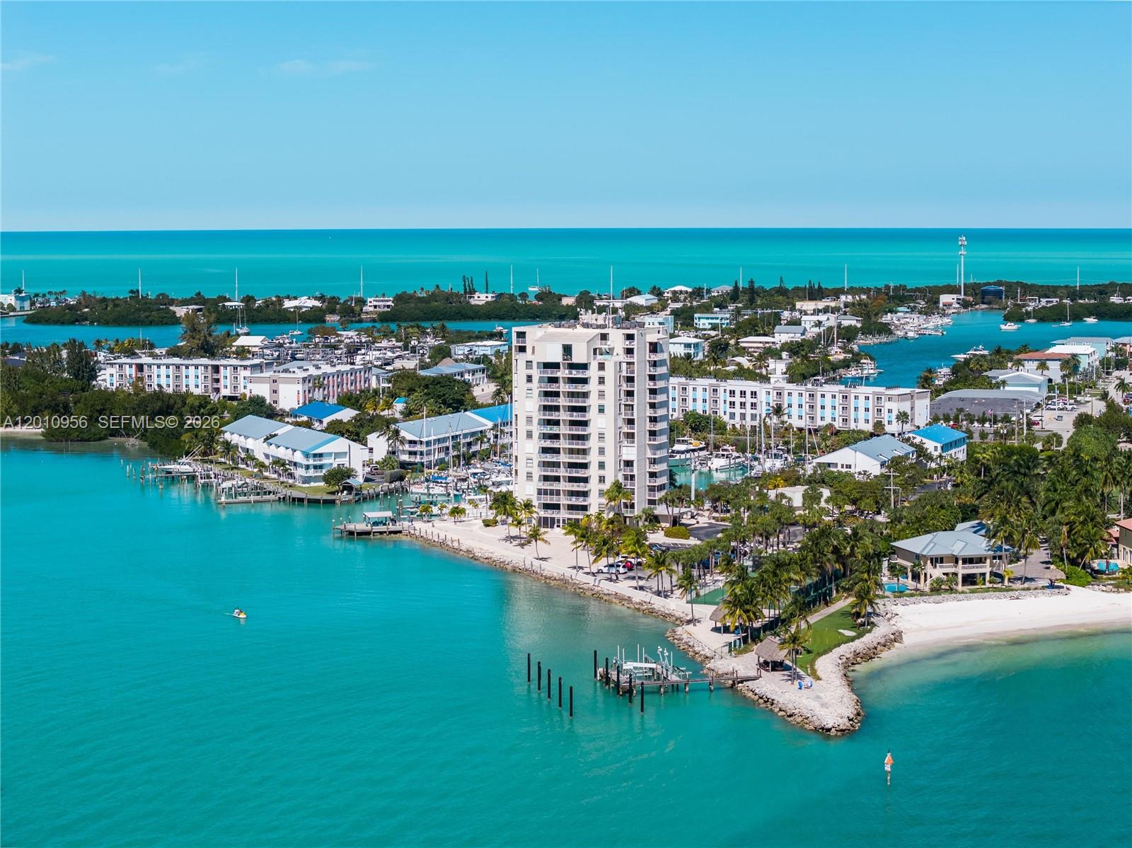 COCO PLUM BEACH - Residential