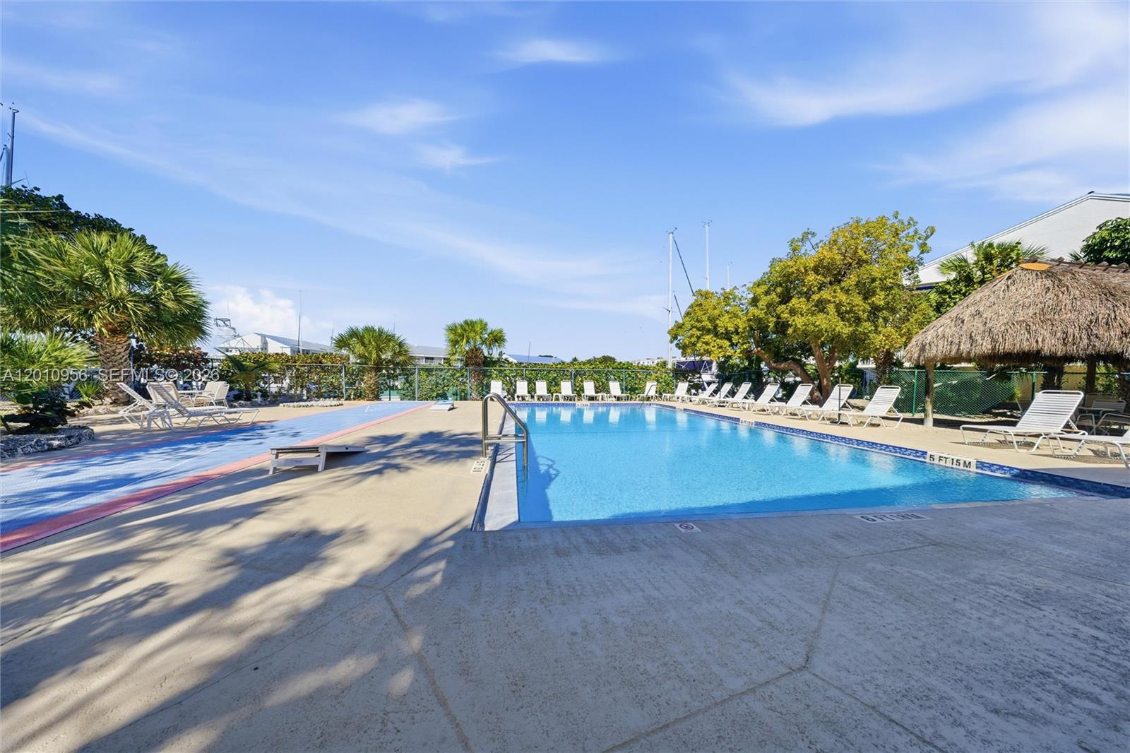 COCO PLUM BEACH - Residential