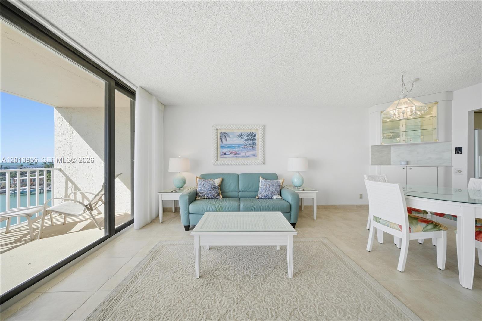COCO PLUM BEACH - Residential