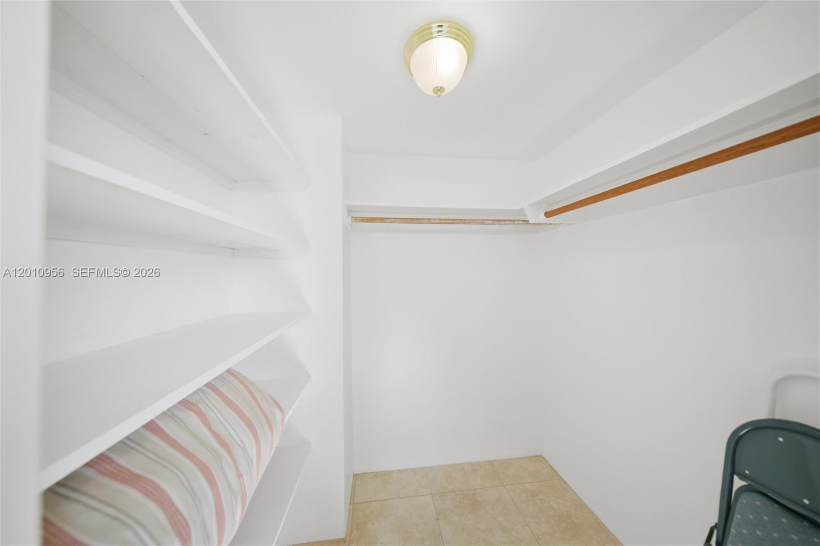COCO PLUM BEACH - Residential
