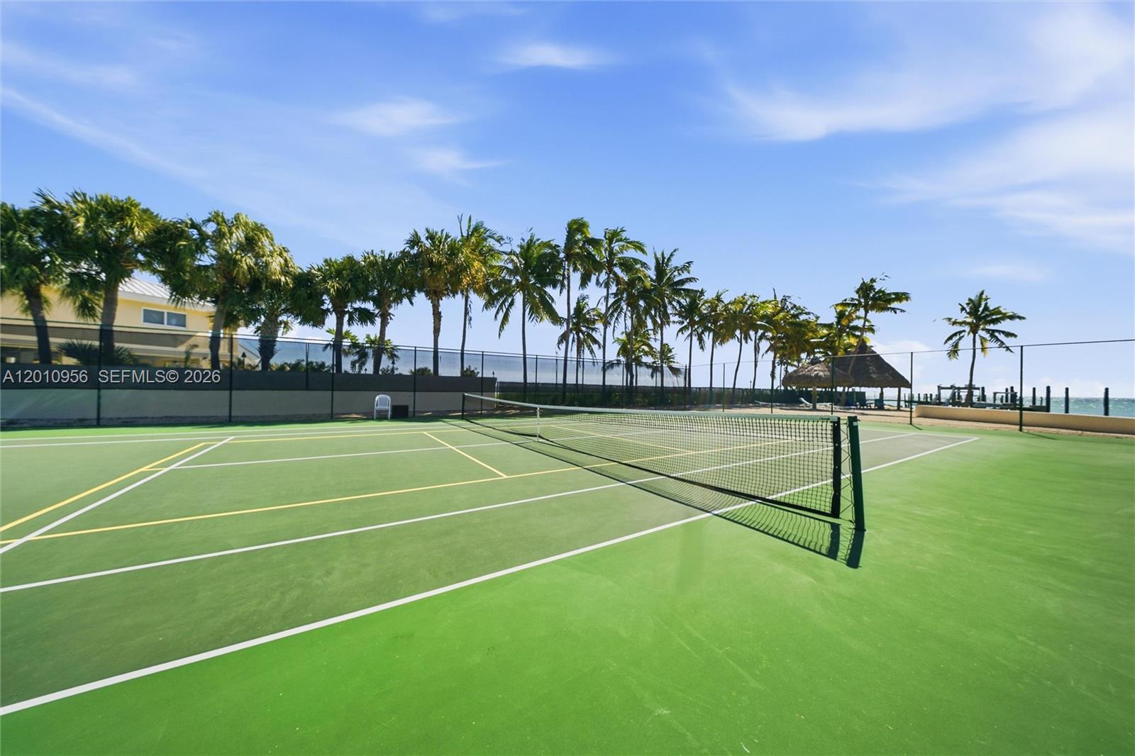 COCO PLUM BEACH - Residential