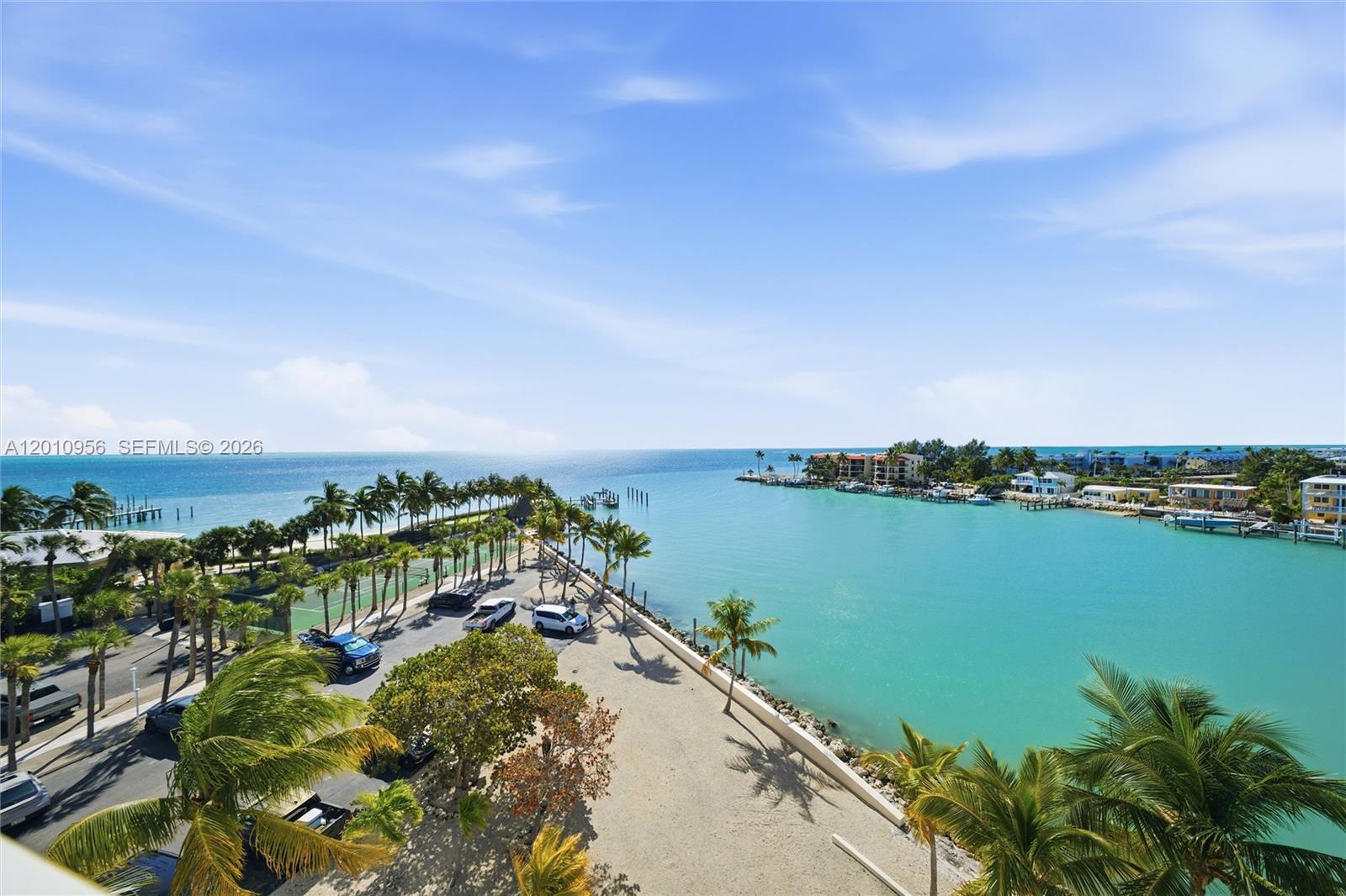 COCO PLUM BEACH - Residential