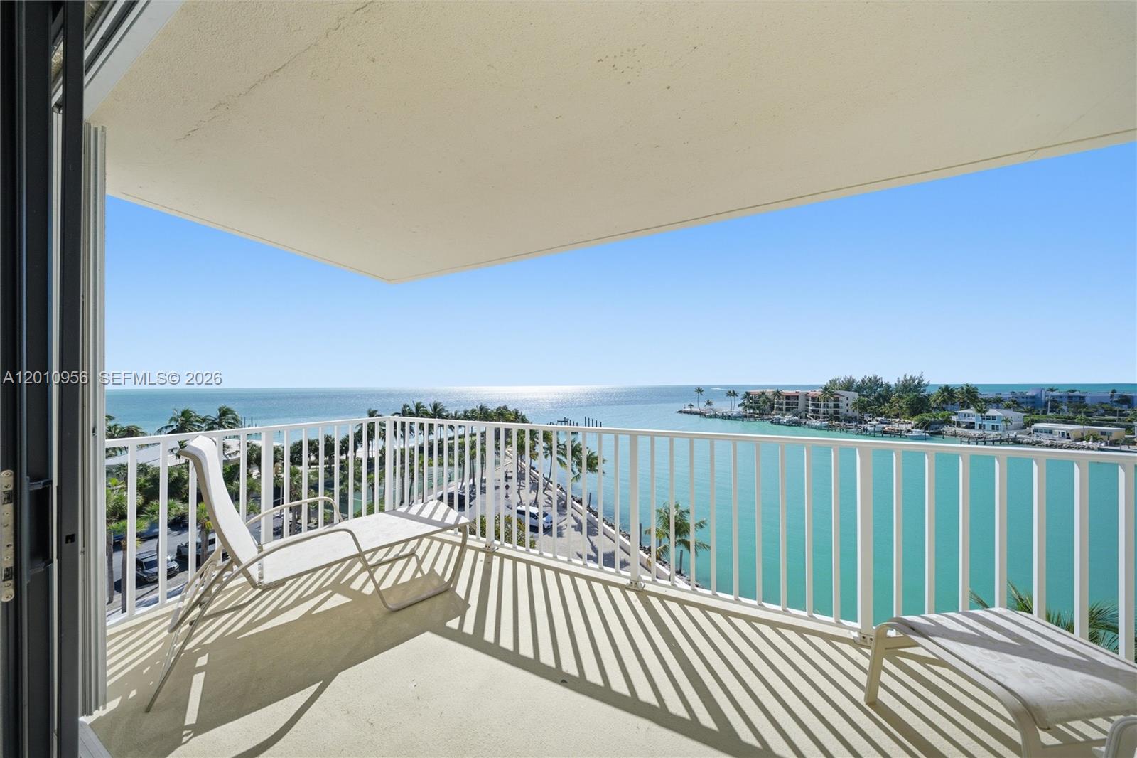 COCO PLUM BEACH - Residential