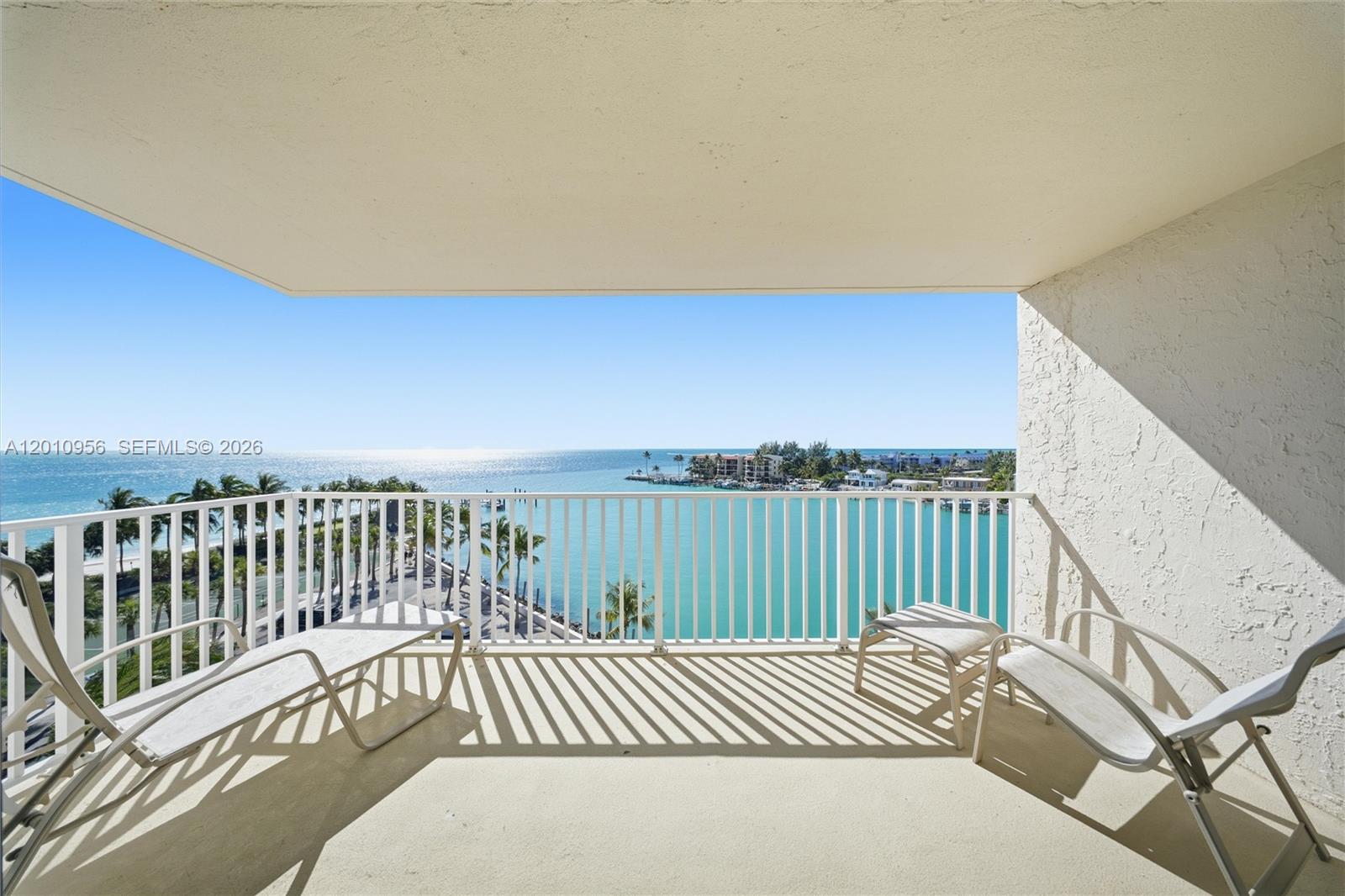 COCO PLUM BEACH - Residential