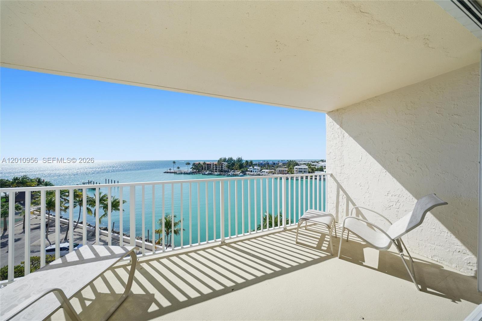 COCO PLUM BEACH - Residential