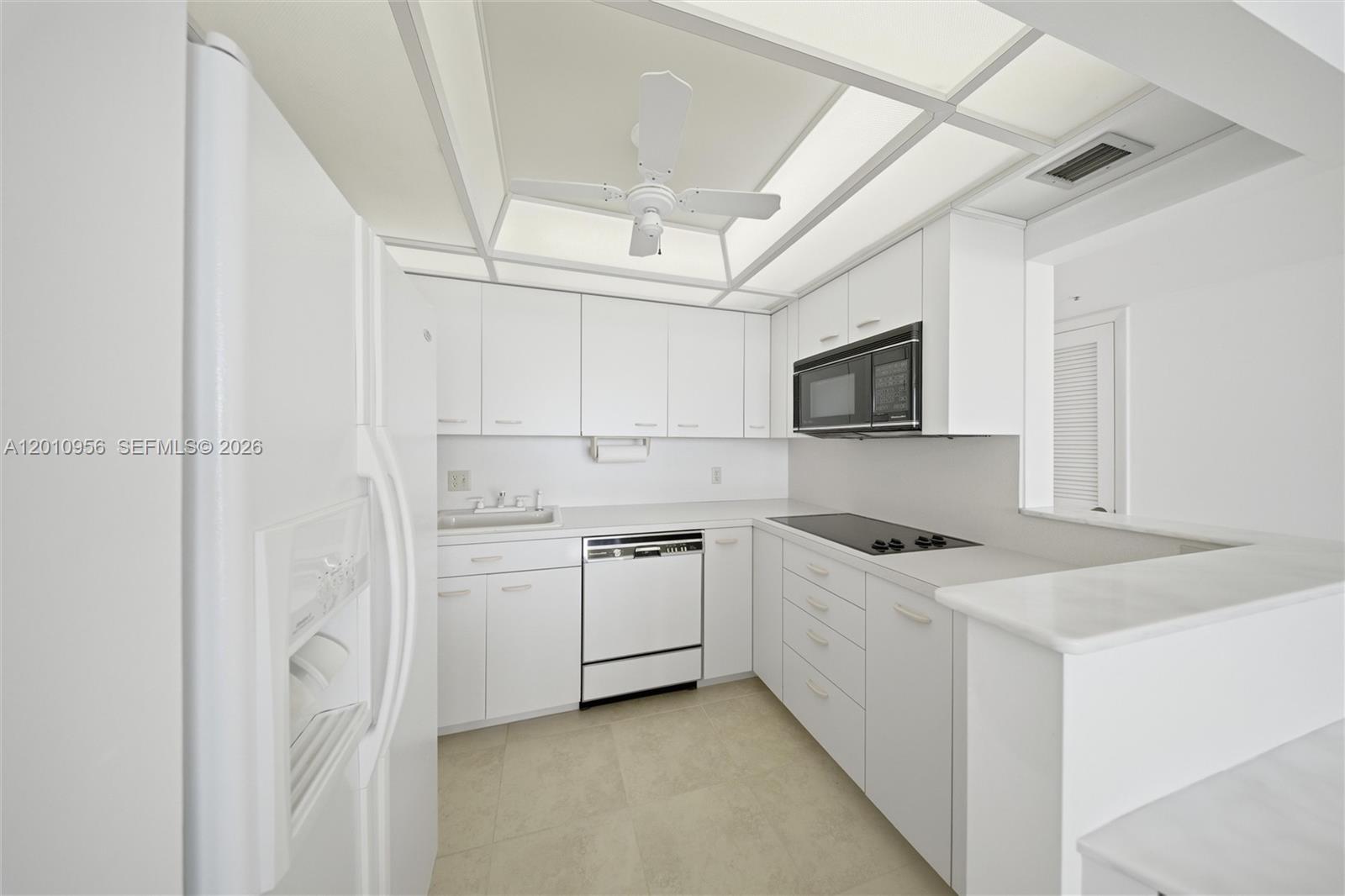 COCO PLUM BEACH - Residential