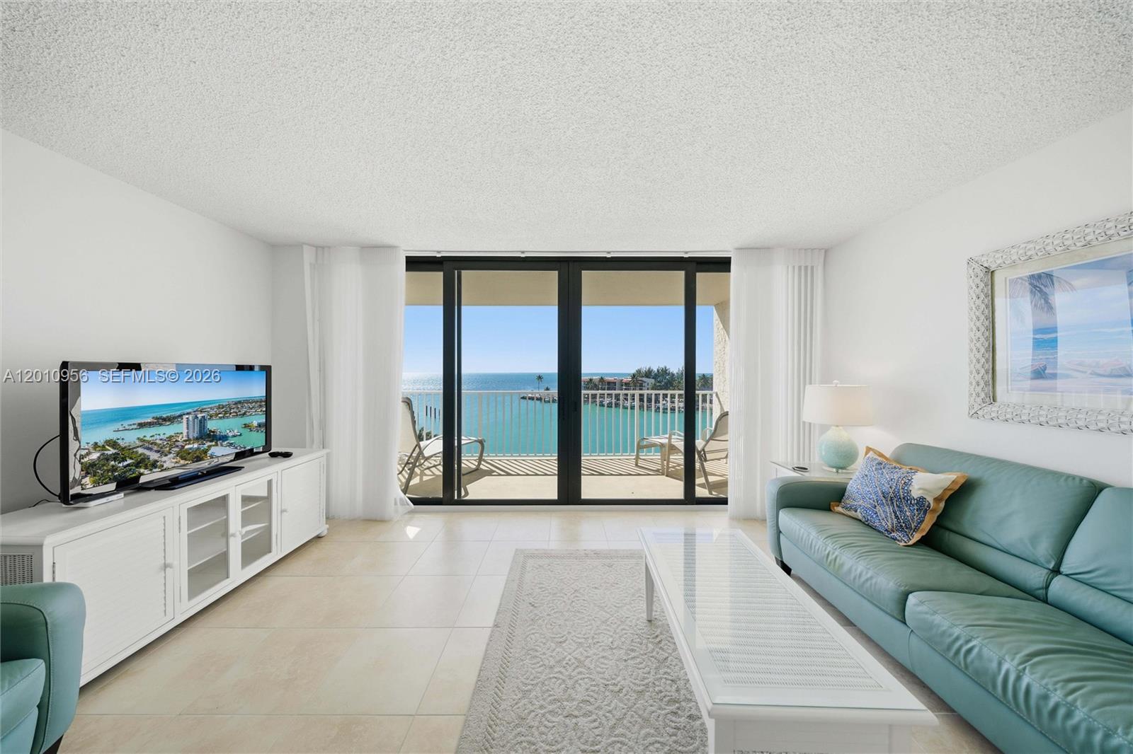 COCO PLUM BEACH - Residential