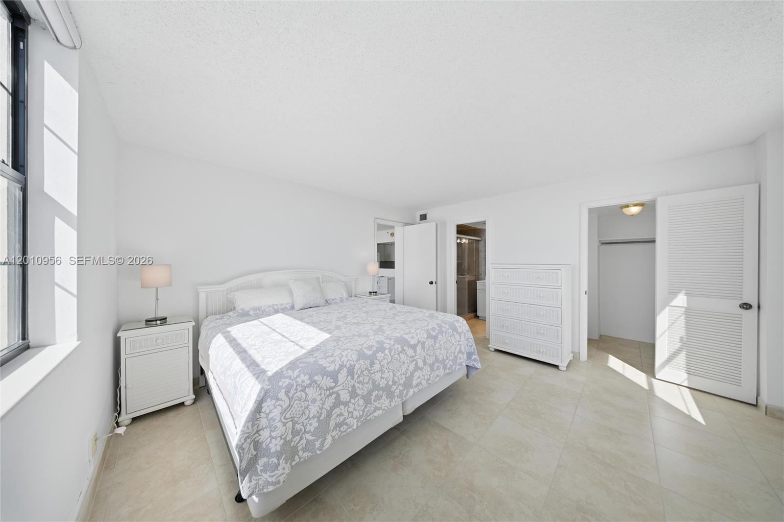 COCO PLUM BEACH - Residential