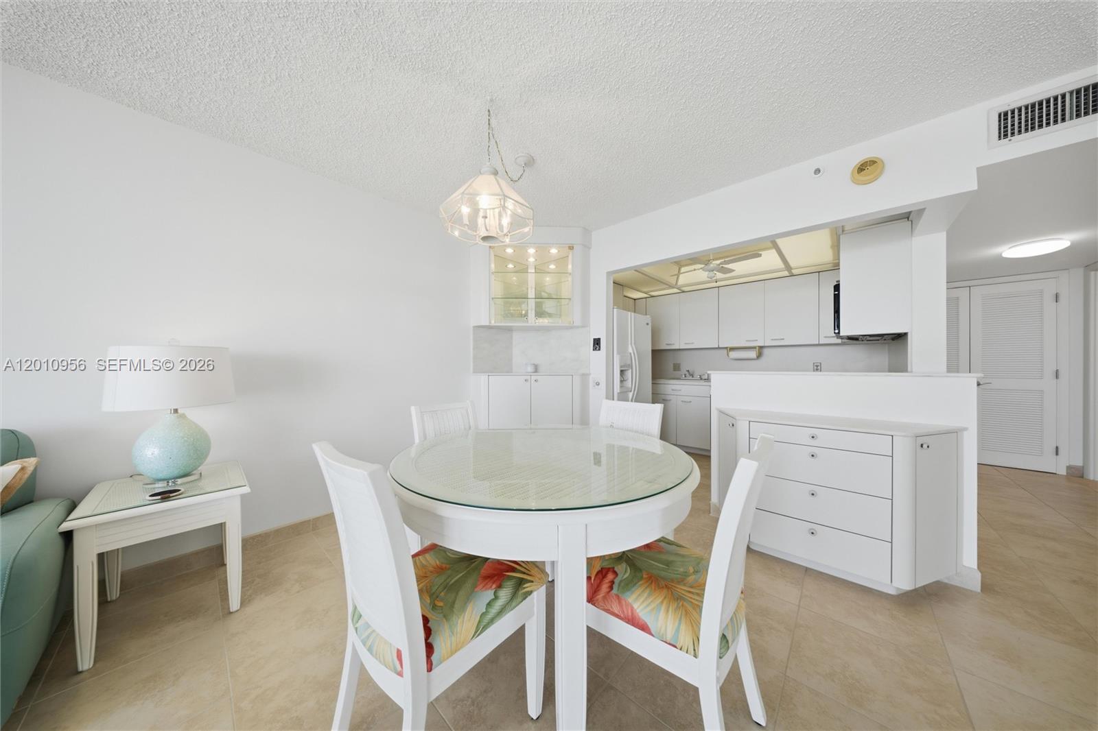 COCO PLUM BEACH - Residential