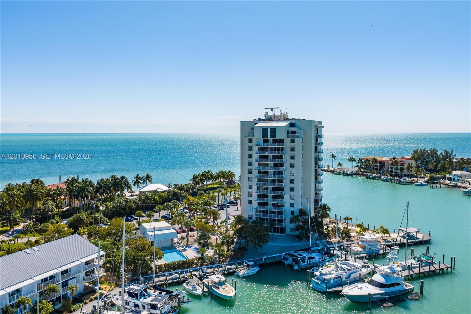 COCO PLUM BEACH - Residential