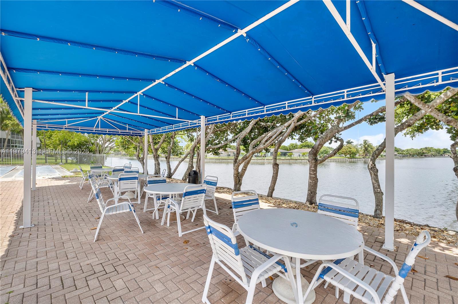 LIME BAY CONDOMINIUM 5 - Residential