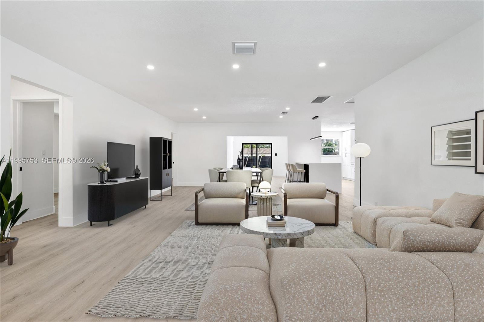 SUNSET ISLES SEC 3 - Residential