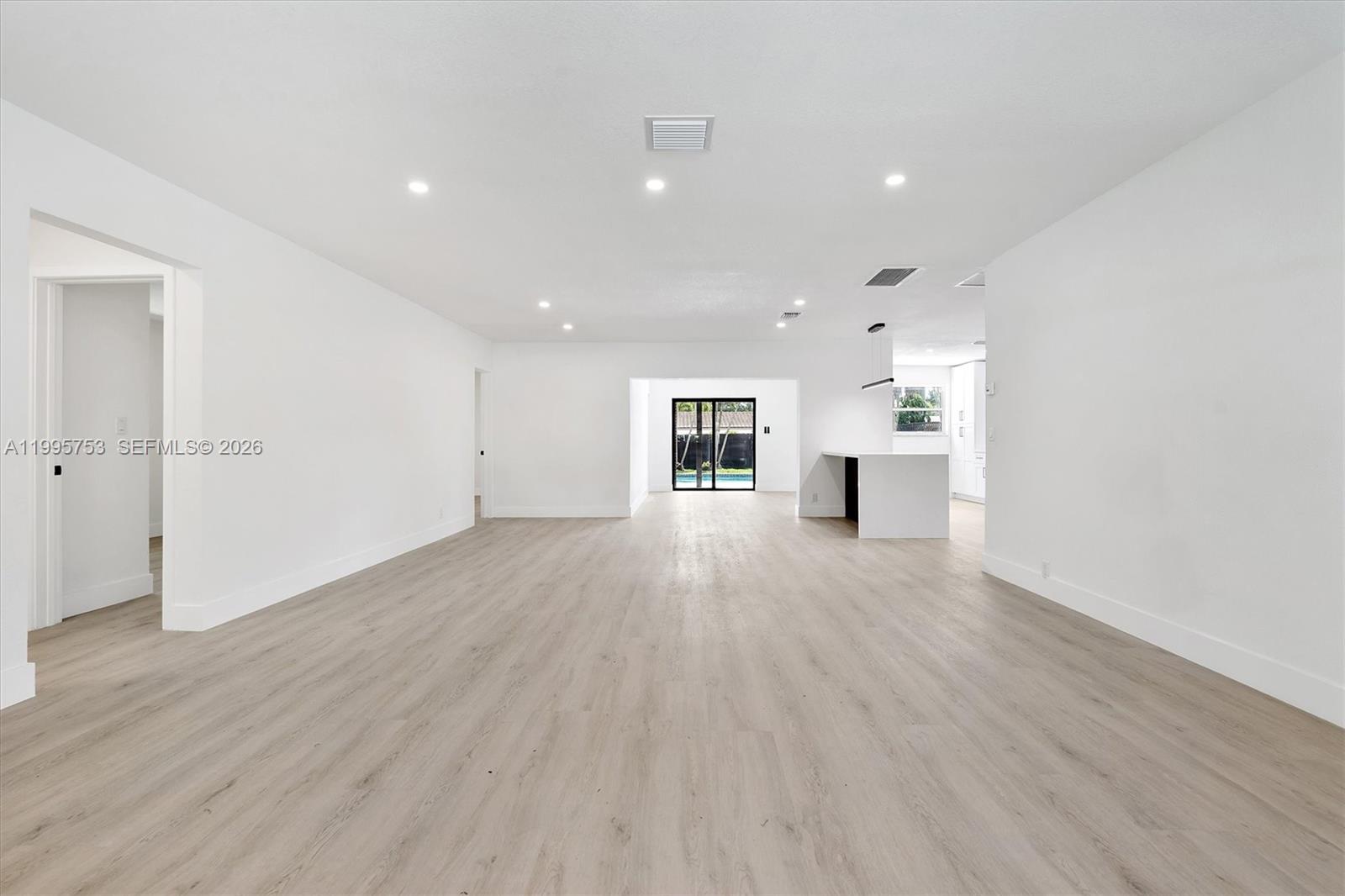 SUNSET ISLES SEC 3 - Residential