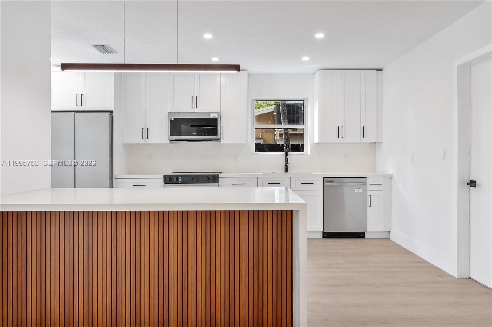 SUNSET ISLES SEC 3 - Residential