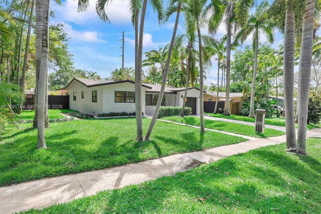 Photo of 2704 Cleveland St, Hollywood, FL 33020 (MLS # A11995753)