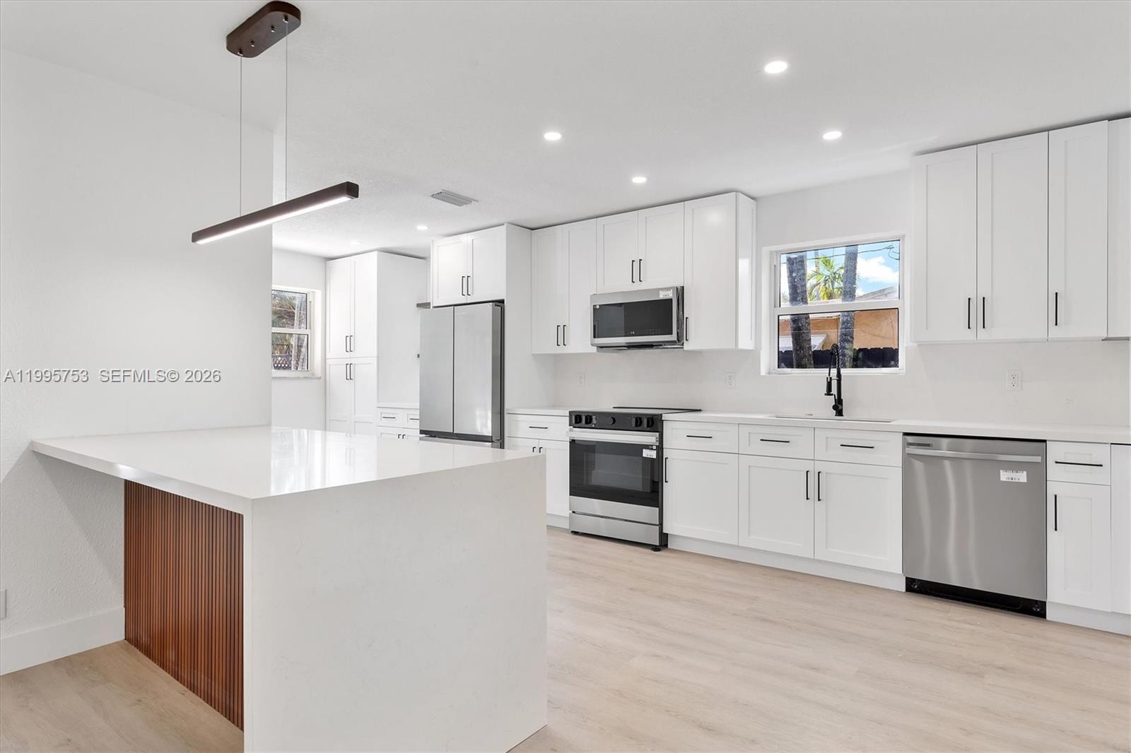 SUNSET ISLES SEC 3 - Residential