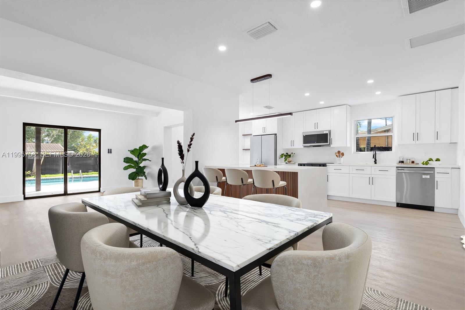 SUNSET ISLES SEC 3 - Residential