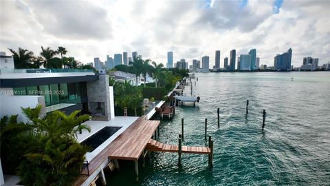 1041 N Venetian Dr Miami FL 33139