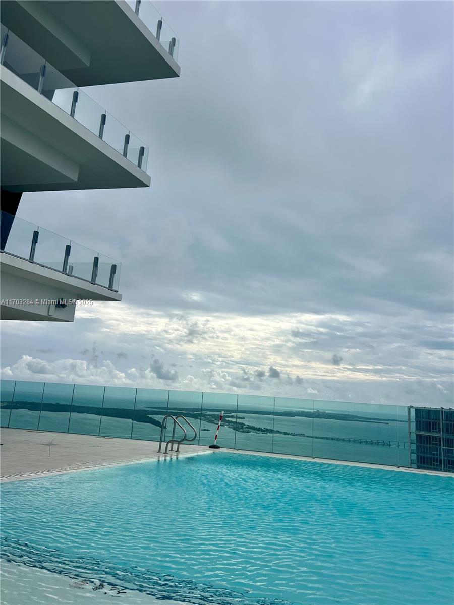 ASTON MARTIN RESIDENCES - Residential