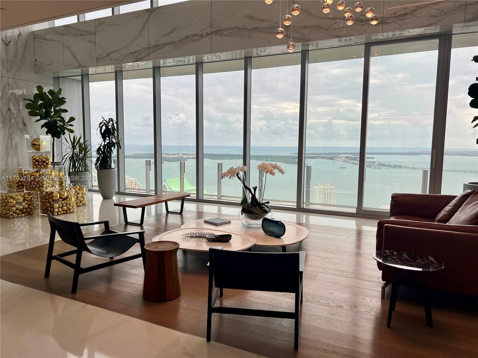 ASTON MARTIN RESIDENCES - Residential