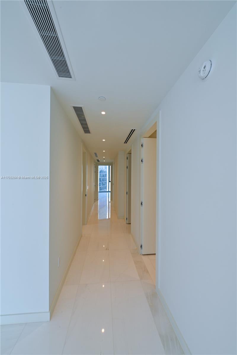 ASTON MARTIN RESIDENCES - Residential