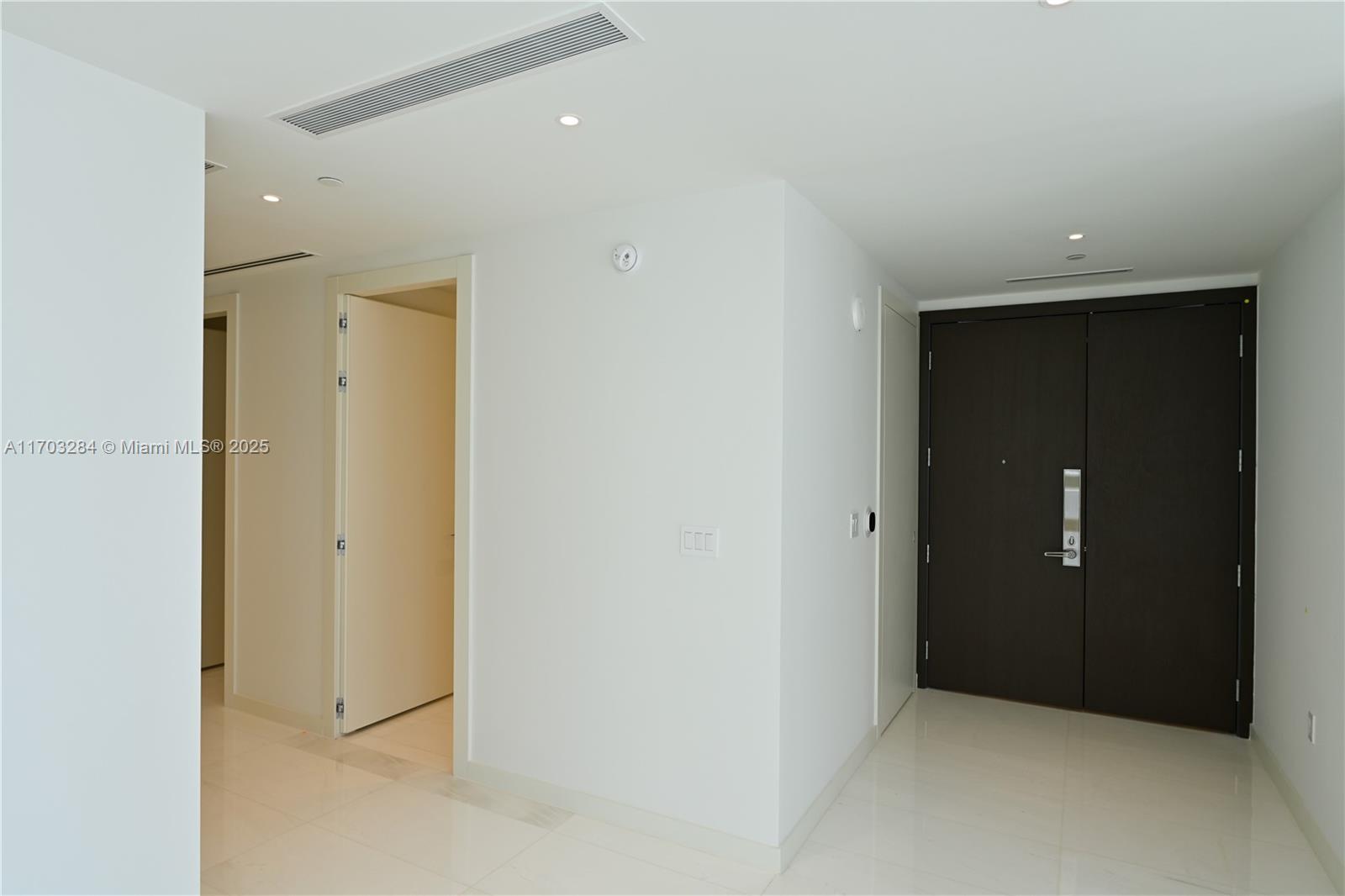 ASTON MARTIN RESIDENCES - Residential