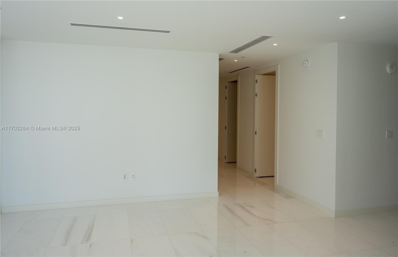 ASTON MARTIN RESIDENCES - Residential