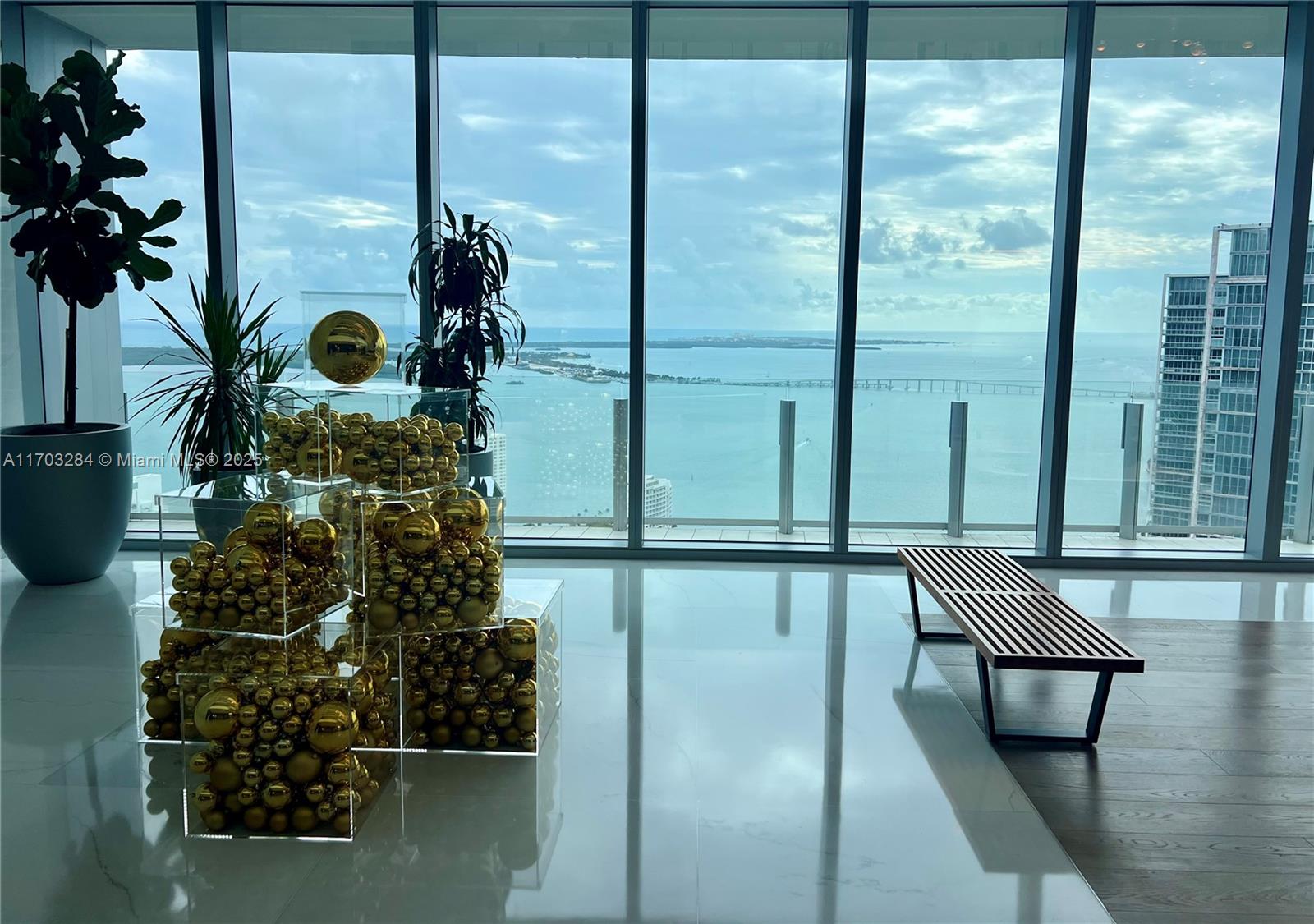 ASTON MARTIN RESIDENCES - Residential
