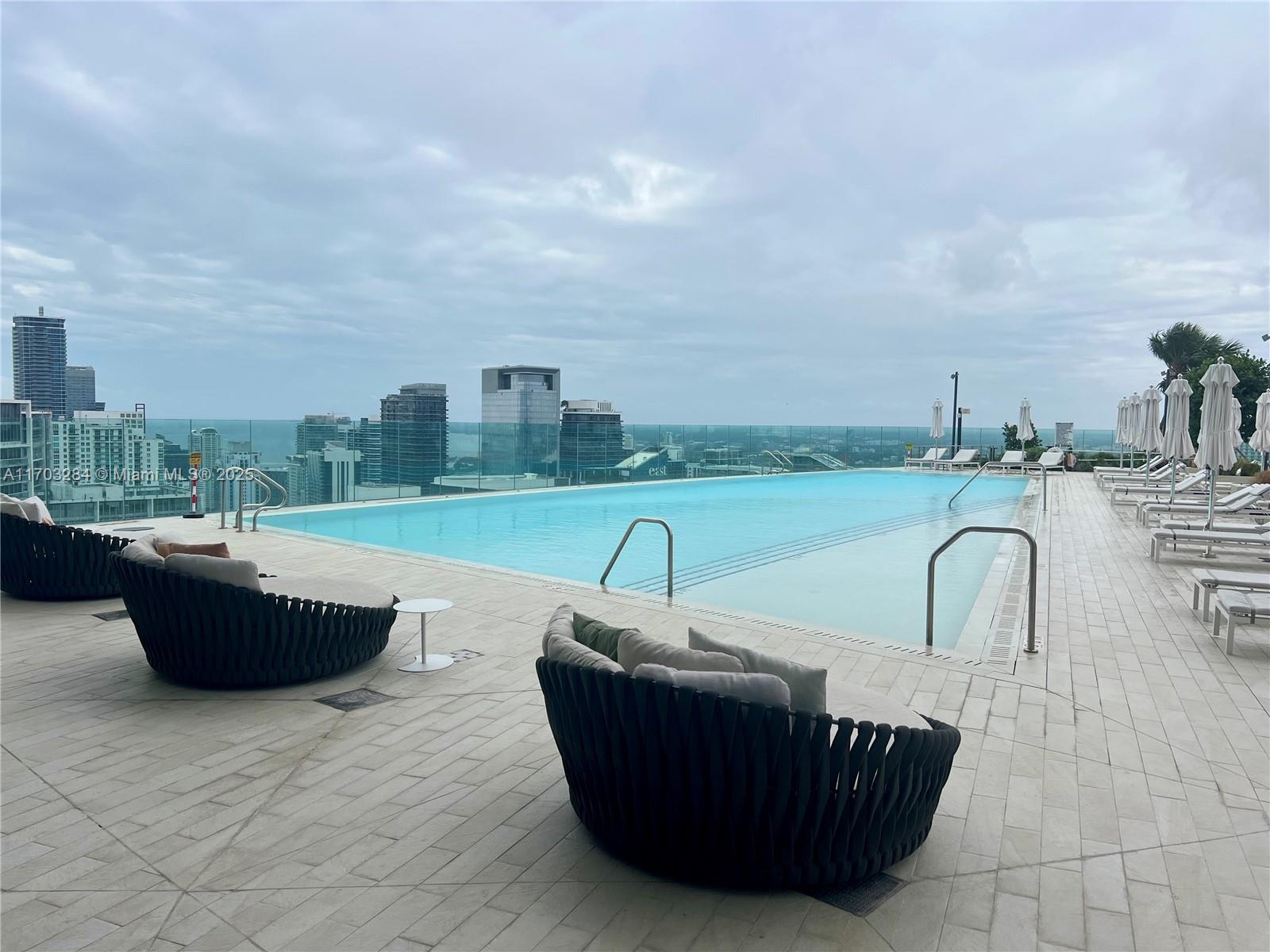 ASTON MARTIN RESIDENCES - Residential