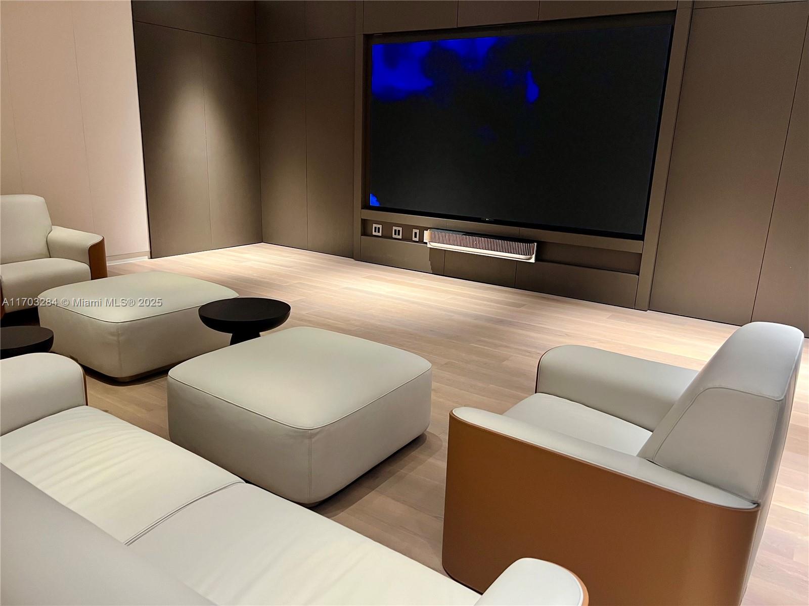 ASTON MARTIN RESIDENCES - Residential
