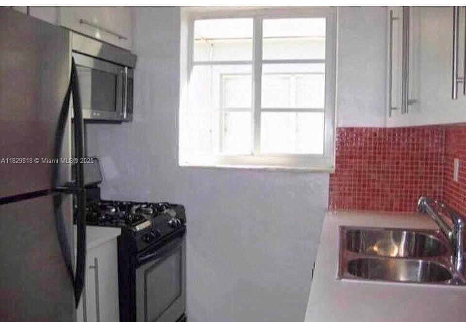 7315 Byron Ave 12A
