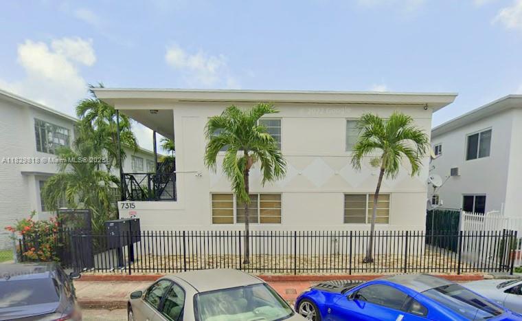 Charming studio condo just blocks from the beach! Located on the second floor, this unit features wood floors, a spacious walk-in closet, and a full bathroom with a tub/shower combo. Enjoy the convenience of on-site washer and dryer. Prime location within walking distance to restaurants, cafes, and the Miami Beach Tennis Center—perfect for beach lovers and active lifestyles. 50-YR CERT NOT COMPLETED YET.