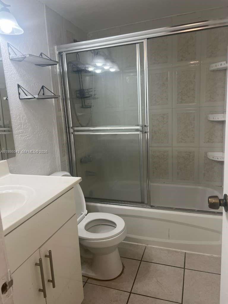 YOLANDA VILLAS CONDO - Residential