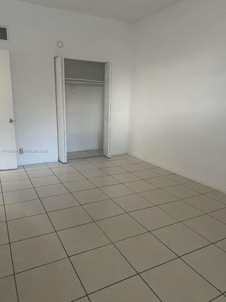 YOLANDA VILLAS CONDO - Residential