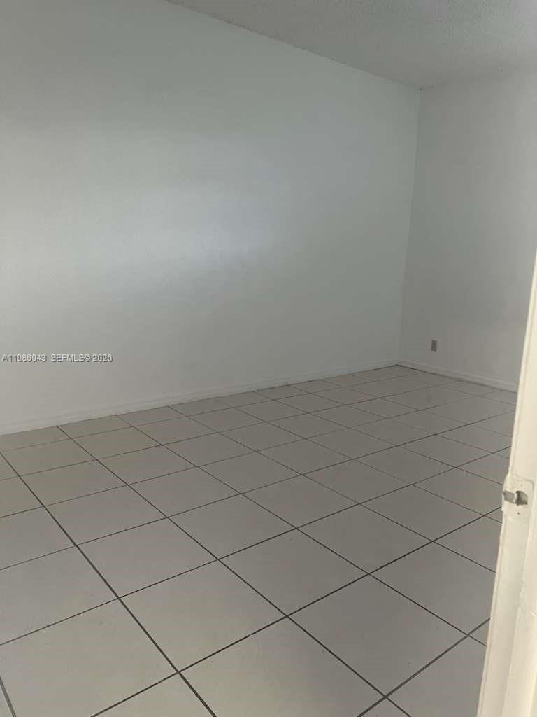 YOLANDA VILLAS CONDO - Residential