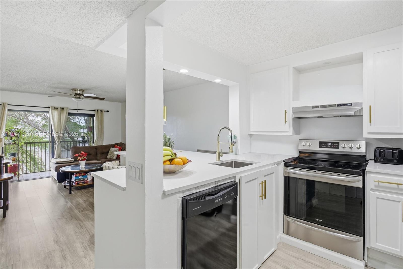 VIEWPOINTE CONDO - Residential