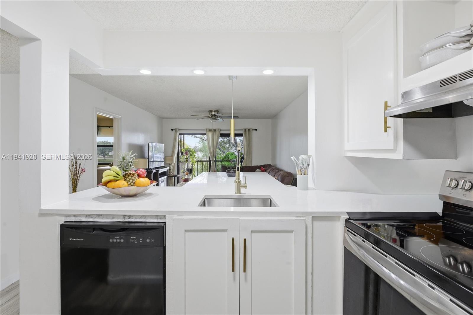 VIEWPOINTE CONDO - Residential