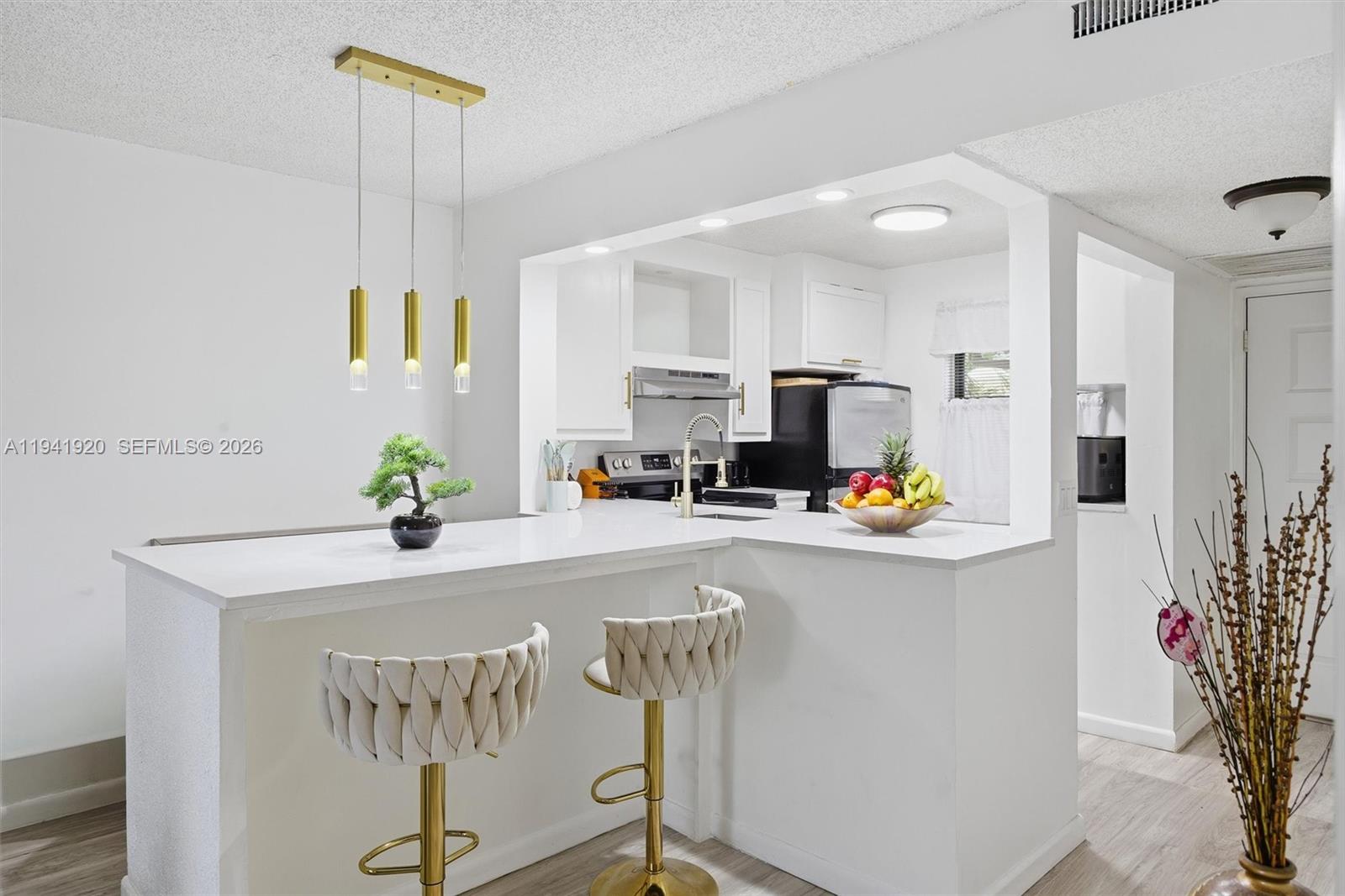 VIEWPOINTE CONDO - Residential