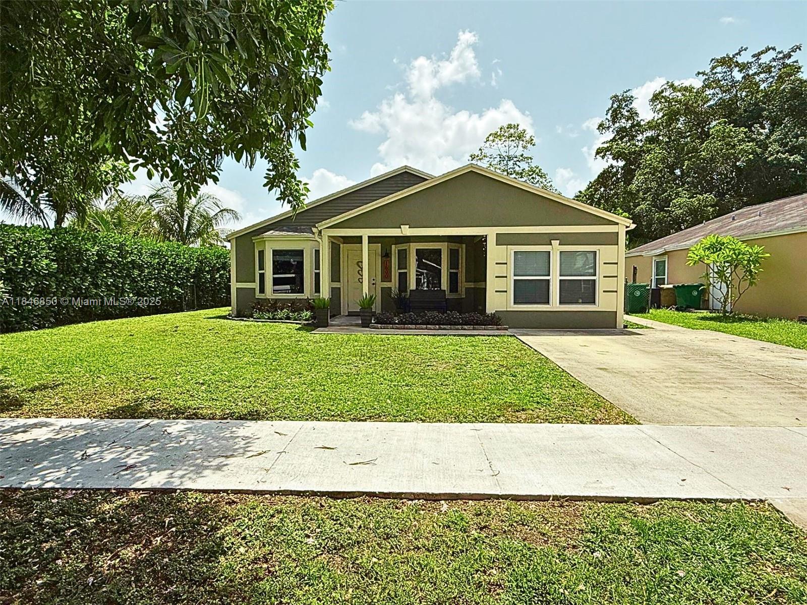 1600 SW 127th Ln, Davie, FL, 33325/$589,000 1 1600 SW 127th Ln
