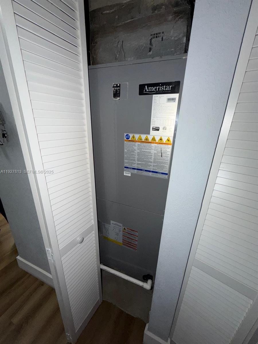 NO MIAMI BEACH MANOR - Residential