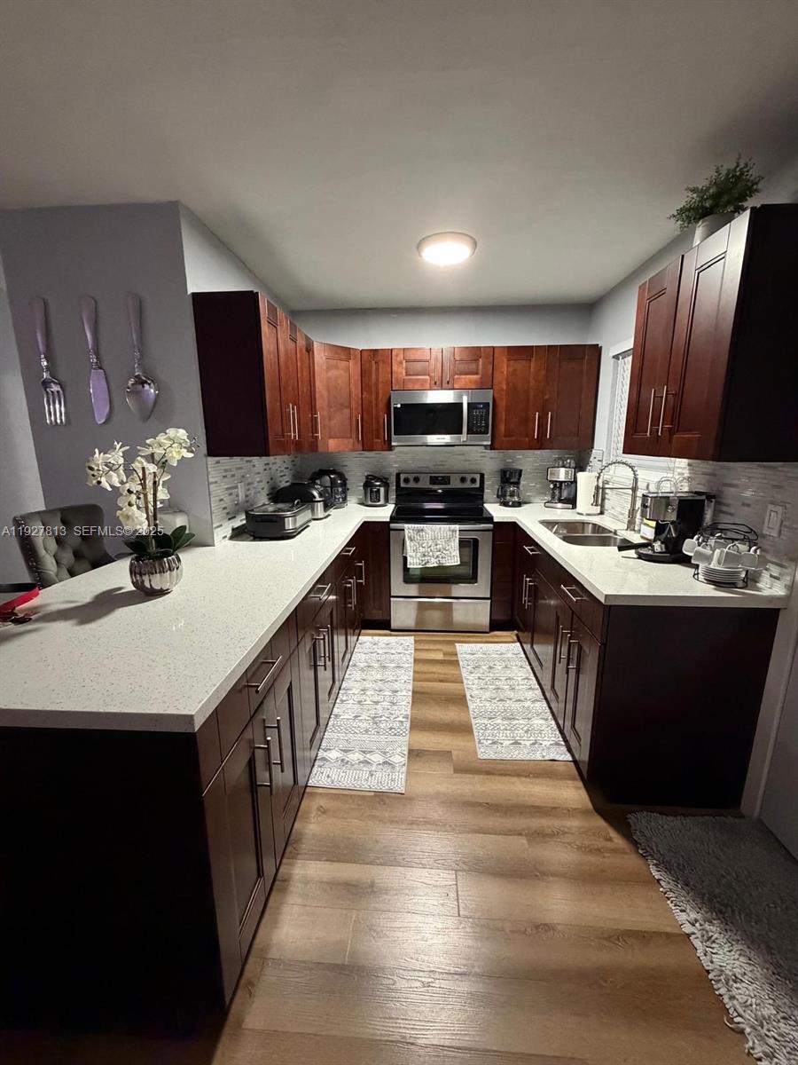 NO MIAMI BEACH MANOR - Residential