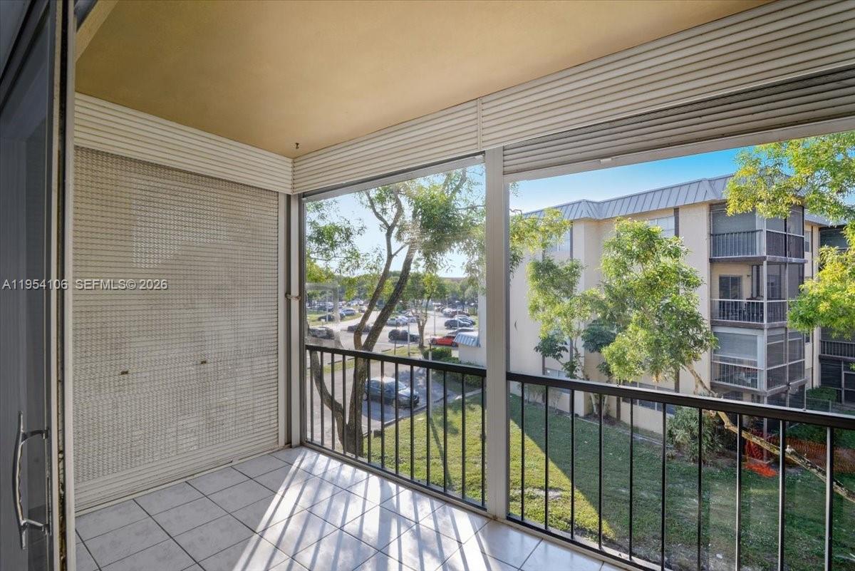 INVERRARY COUNTRY CLUB - Residential