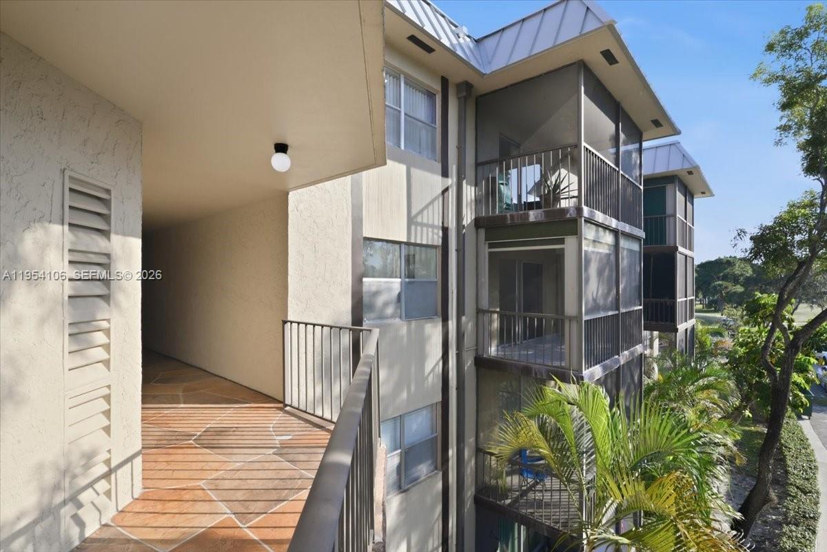 INVERRARY COUNTRY CLUB - Residential