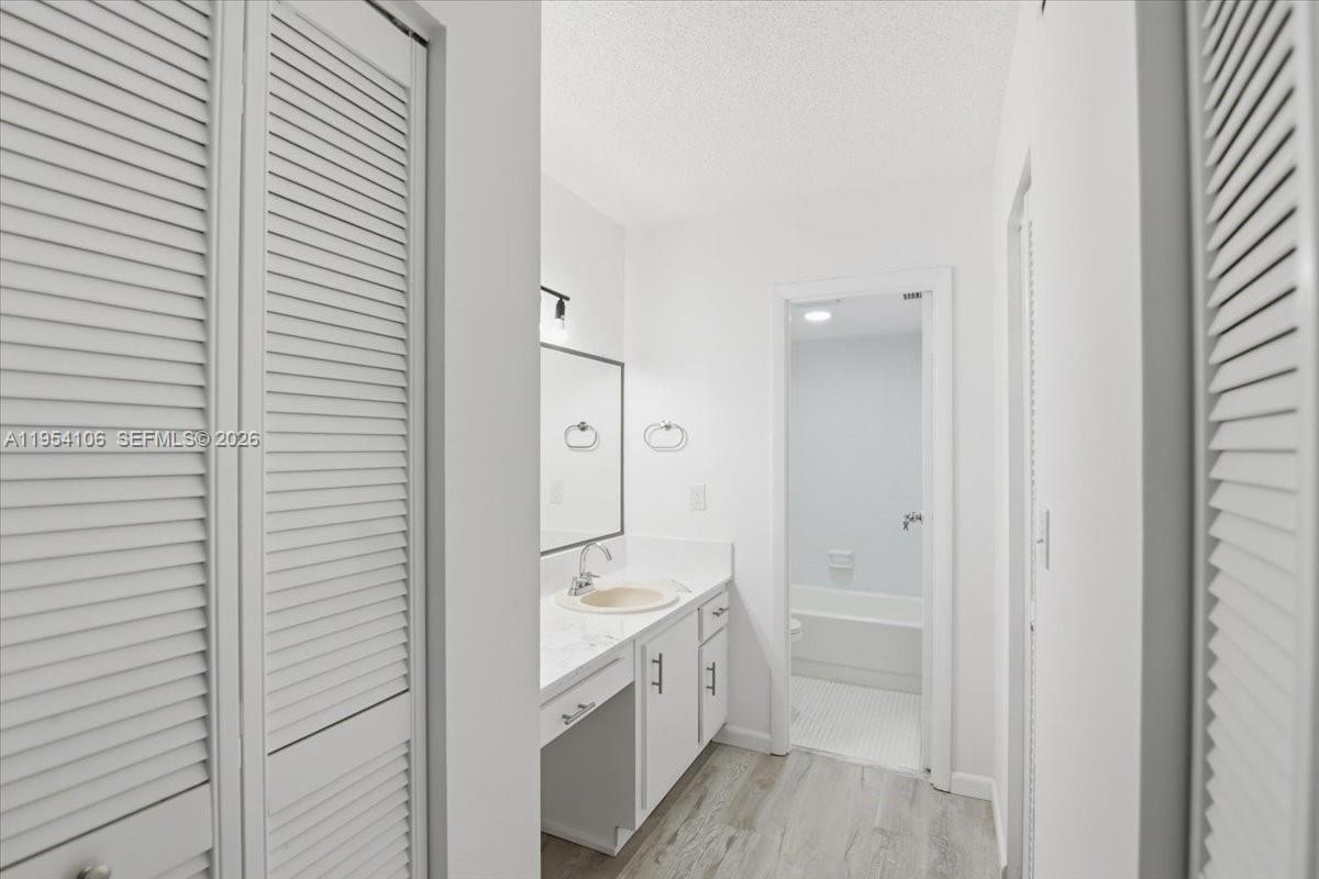 6101 N Falls Cir Dr 309