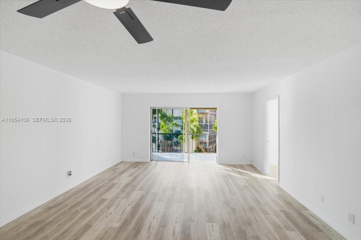 INVERRARY COUNTRY CLUB - Residential